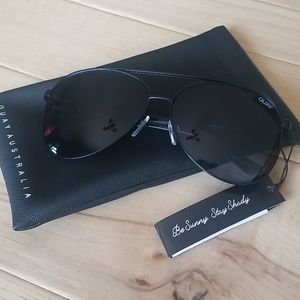 NWT Quay Australia Vivienne Aviator Sunnies & Case